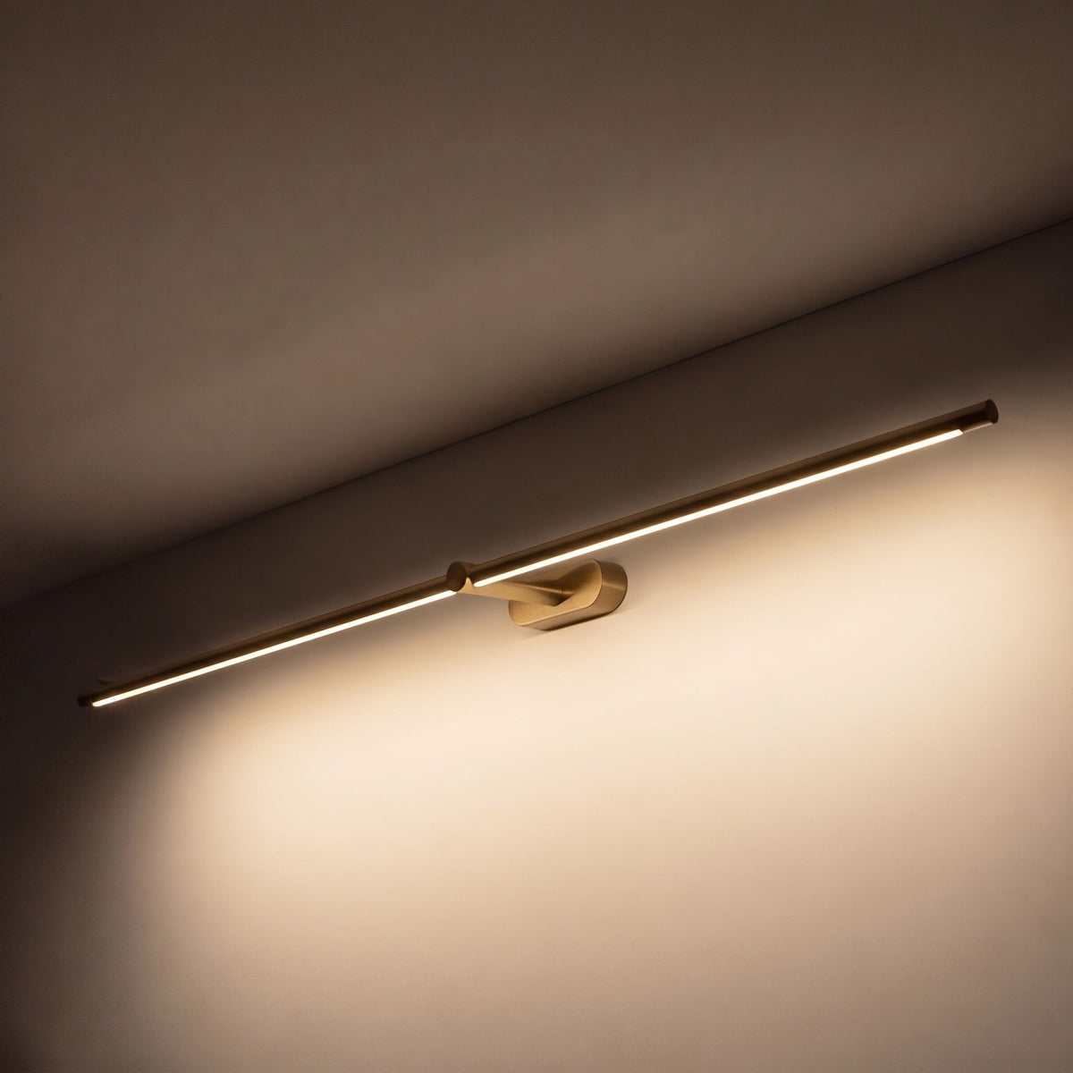 Hardwired LED Vanity Bar Light – Adjustable Metal Bathroom Mirror Fixture for Modern Homes | Thomler
