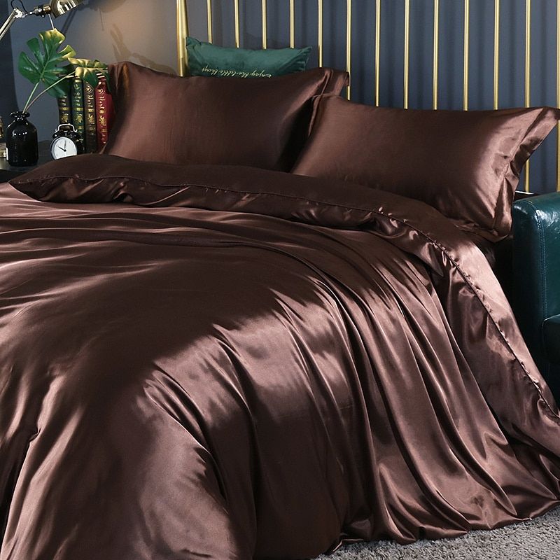Silky Satin 4-Piece Sheet Set – Duvet Cover, Fitted Sheet & 2 Pillowcases – Temperature-Regulating Bedding for Year-Round Comfort | Thomler
