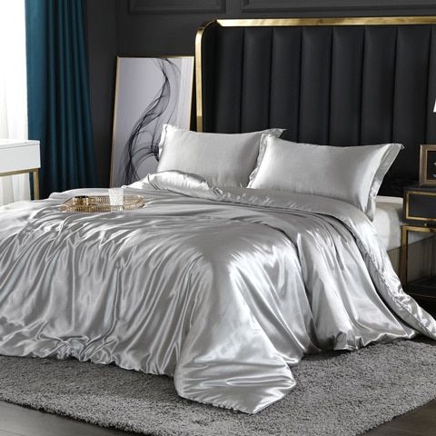 Silky Satin 4-Piece Sheet Set – Duvet Cover, Fitted Sheet & 2 Pillowcases – Temperature-Regulating Bedding for Year-Round Comfort | Thomler