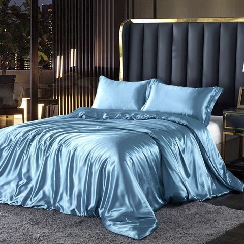 Silky Satin 4-Piece Sheet Set – Duvet Cover, Fitted Sheet & 2 Pillowcases – Temperature-Regulating Bedding for Year-Round Comfort | Thomler