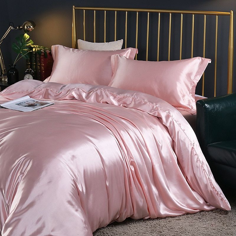 Silky Satin 4-Piece Sheet Set – Duvet Cover, Fitted Sheet & 2 Pillowcases – Temperature-Regulating Bedding for Year-Round Comfort | Thomler
