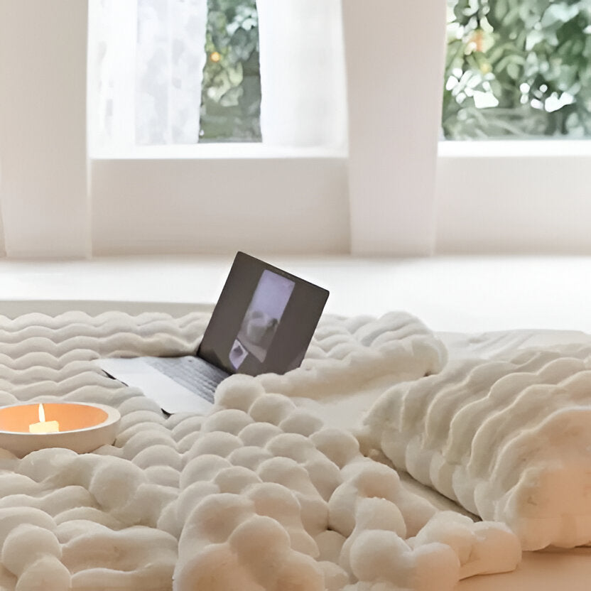 Year-Round Plush Throw Blanket for Couch, Bed & Travel – Soft Microfiber Comfort Layer – Machine Washable – Perfect for Living Room | Thomler