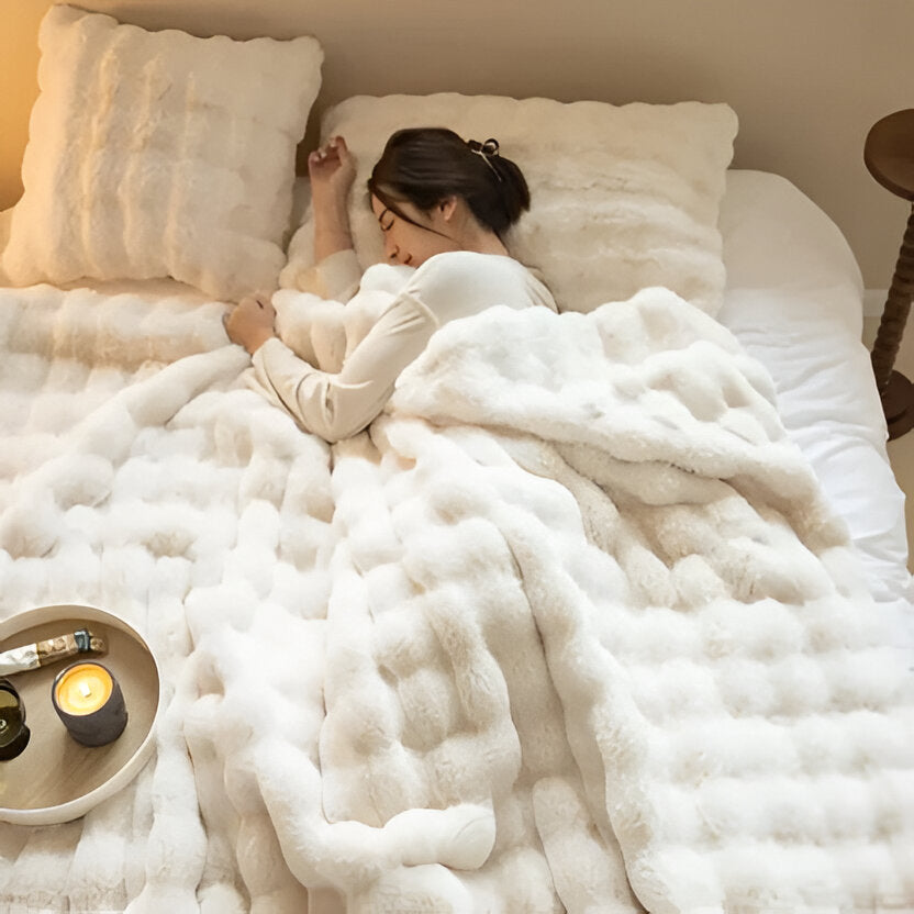 Year-Round Plush Throw Blanket for Couch, Bed & Travel – Soft Microfiber Comfort Layer – Machine Washable – Perfect for Living Room | Thomler