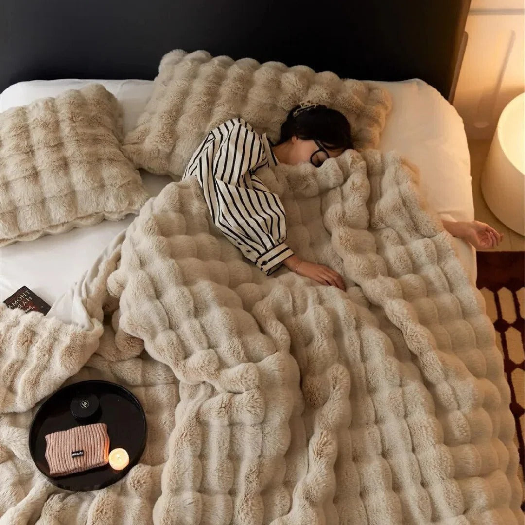 Year-Round Plush Throw Blanket for Couch, Bed & Travel – Soft Microfiber Comfort Layer – Machine Washable – Perfect for Living Room | Thomler