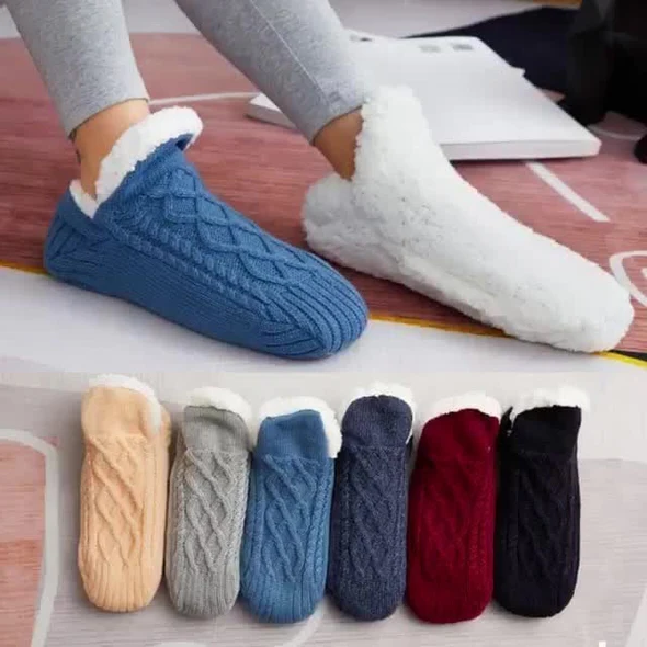 Fleece-Lined Gripper Socks with Silicone Traction for Women & Men – Cozy House Slippers for Cold Floors, Hospital, Yoga & Everyday Wear | Thomler