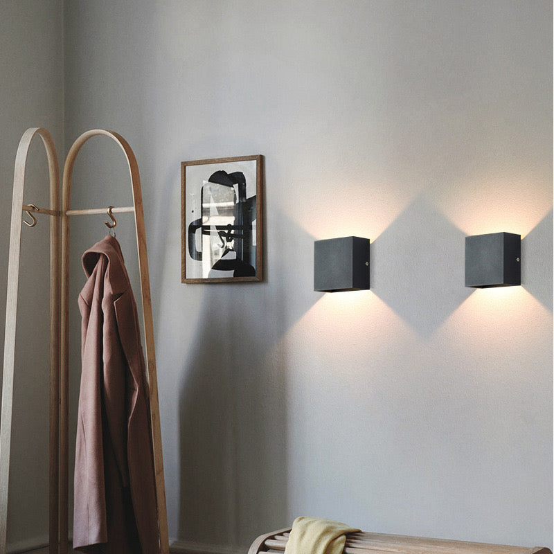 Weatherproof Swivel LED Wall Light for Patio & Courtyard | Thomler