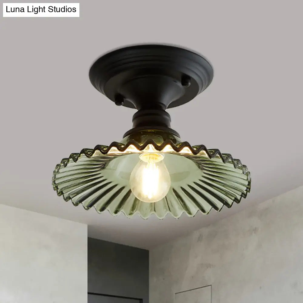 Ribbed Glass Ceiling Light – Single-Bulb Close-to-Ceiling Fixture with Scalloped Edge for Kitchen, Hallway & Bedroom | Thomler