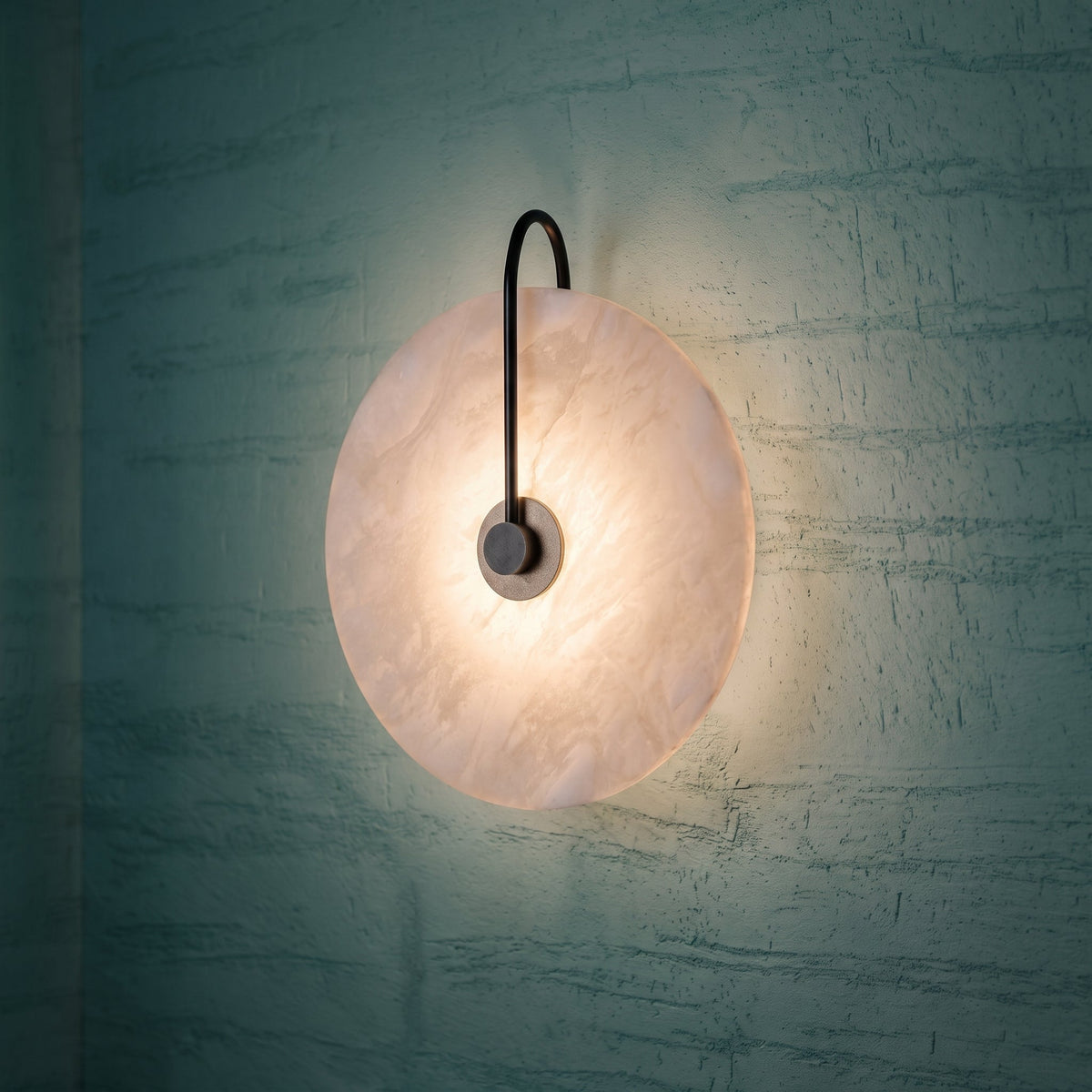 Natural Alabaster LED Wall Sconce – Stone Circle Light with Black or Gold Frame – Warm Glow Accent Lamp for Bedroom Hallway Living Room | Thomler