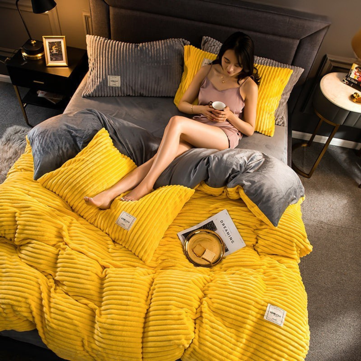 Reversible Fleece Comforter Set with Matching Pillowcase | Ultra-Soft Double-Layer Bedding for Cold Nights | Cozy Winter Duvet | Thomler