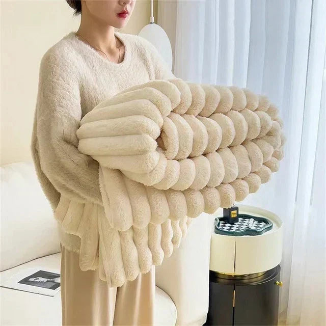 Ultra-Soft Plush Throw Blanket for Couch, Bed & Sofa – Warm Faux Fur Comfort Blanket for Living Room & Bedroom | Thomler