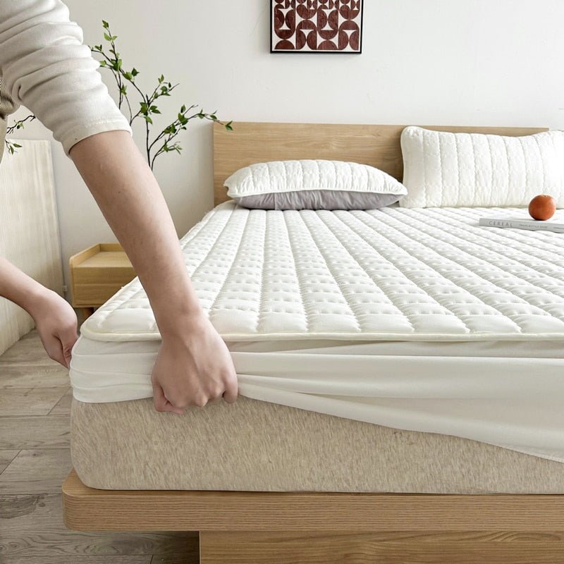 Breathable Mattress Protector Cover – Waterproof, Hypoallergenic, Soft Fitted Sheet for Twin, Full, Queen & King Beds | Thomler