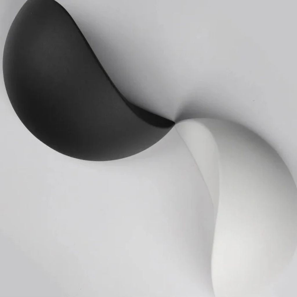 Half-Moon Aluminum LED Sconce – 5W Low-Profile Fixture for Bedroom, Hallway & Porch – IP65 Weatherproof Wall Lighting 3000K-5000K | Thomler