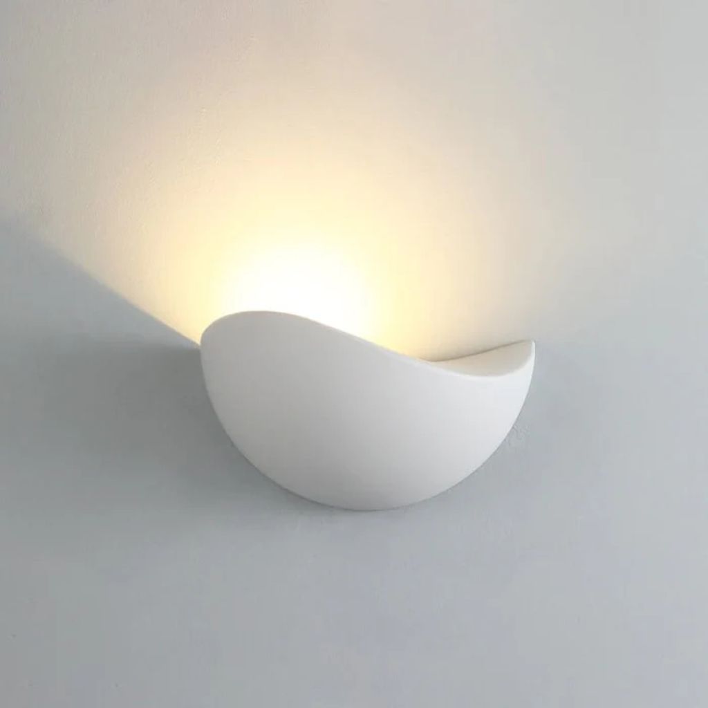 Half-Moon Aluminum LED Sconce – 5W Low-Profile Fixture for Bedroom, Hallway & Porch – IP65 Weatherproof Wall Lighting 3000K-5000K | Thomler