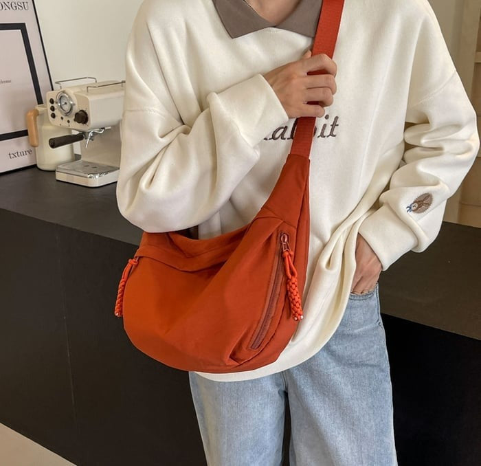 Soft-Shell Half-Moon Shoulder Bag – Adjustable Crossbody Tote for Women | Thomler