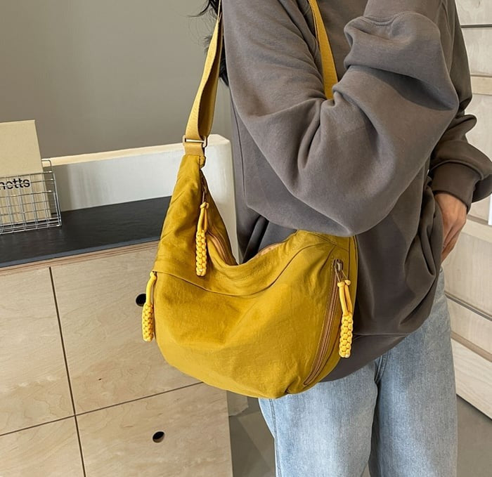 Soft-Shell Half-Moon Shoulder Bag – Adjustable Crossbody Tote for Women | Thomler