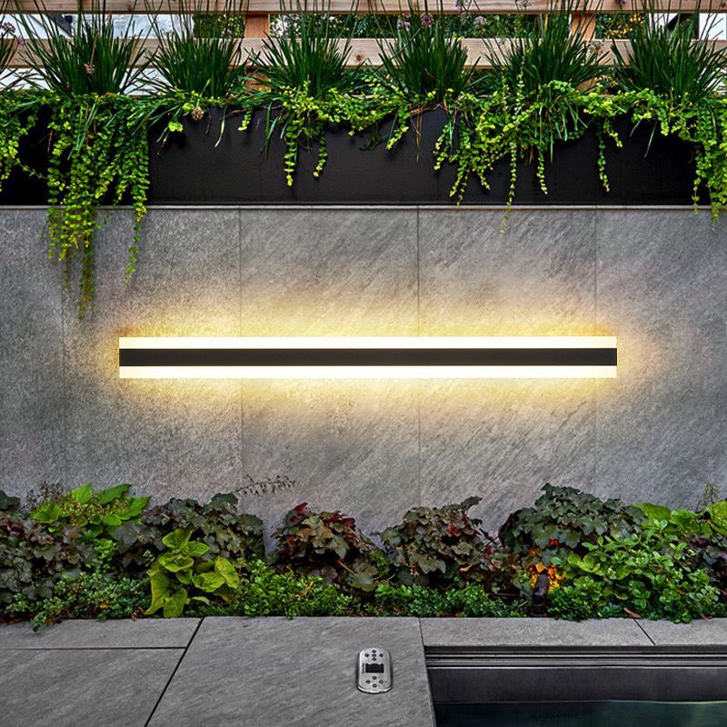 Linear Outdoor Wall Light – Warm White LED Iron Sconce for Facade & Pathway – Modern Weatherproof Fixture in 5 Sizes | Thomler
