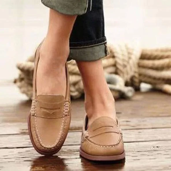 Women's Slip-On Loafers – Low Heel Vegan Leather Shoes for Everyday Comfort & Retro Style – Round Toe Casual Flats for Office, Travel & | Thomler
