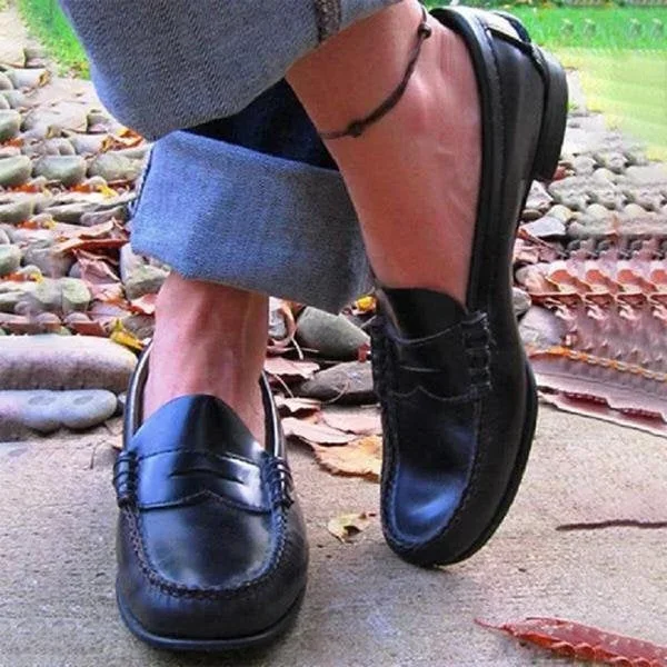 Women's Slip-On Loafers – Low Heel Vegan Leather Shoes for Everyday Comfort & Retro Style – Round Toe Casual Flats for Office, Travel & | Thomler