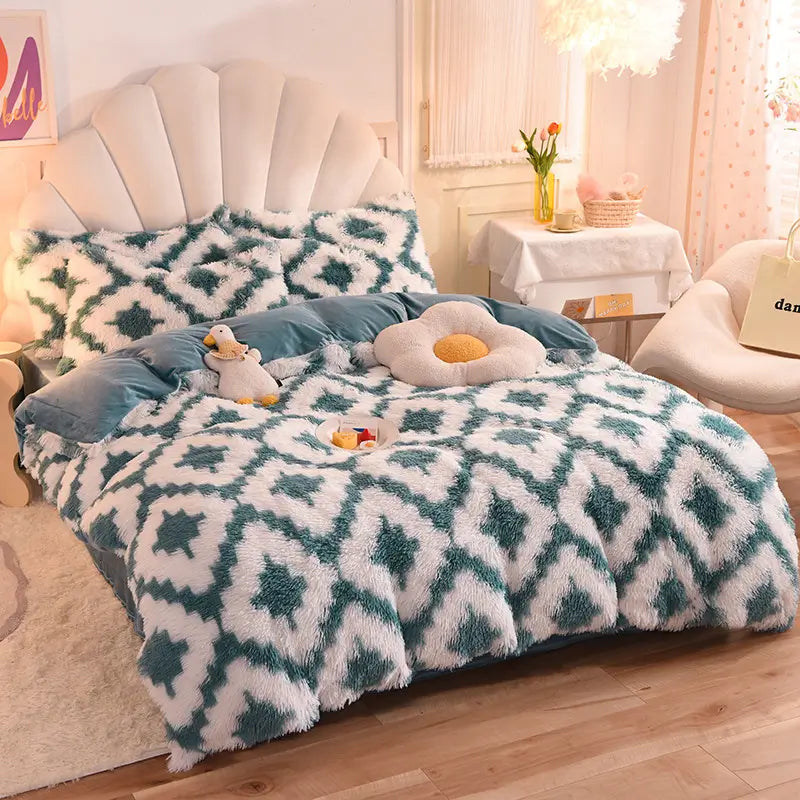 Ultra-Soft Sherpa Fleece Comforter Set – Plush Cloud-Like Warmth for Winter Nights | Thomler