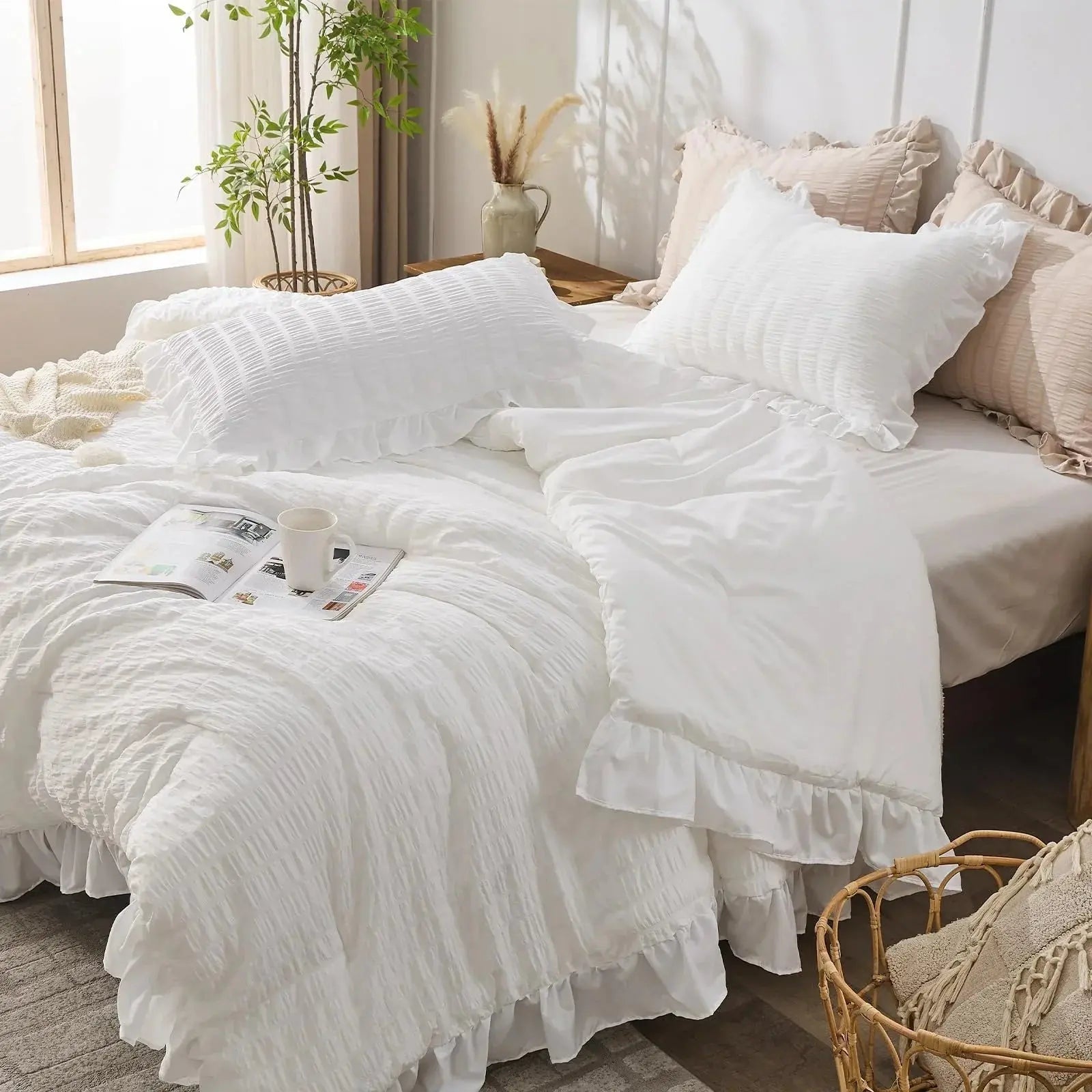 Textured Seersucker Duvet Cover Set with Lace Trim | 3-Piece Wrinkle-Free Bedding with Pillowcases | Lightweight Breathable Comforter | Thomler