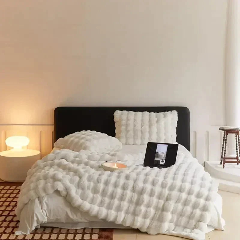 Plush Faux Fur Throw Blanket for Couch Bed Travel Lightweight Soft Fleece with Anti-Pilling | Thomler