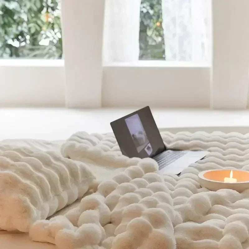 Plush Faux Fur Throw Blanket for Couch Bed Travel Lightweight Soft Fleece with Anti-Pilling | Thomler