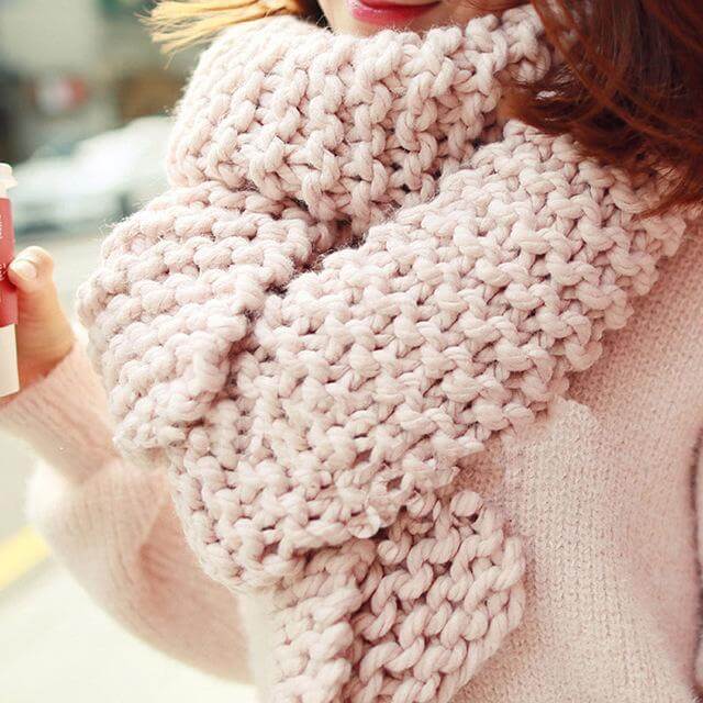 Handcrafted Women's Scarf – Soft Wrap Shawl for Fall & Winter Outfits, Elegant Fashion Accessory | Thomler