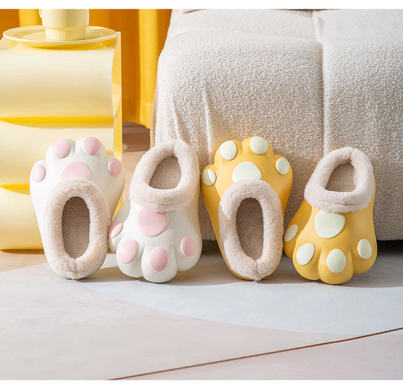 Plush Cat Paw Slippers with Fleece Lining – Cozy Winter House Shoes for Women & Men | Thomler