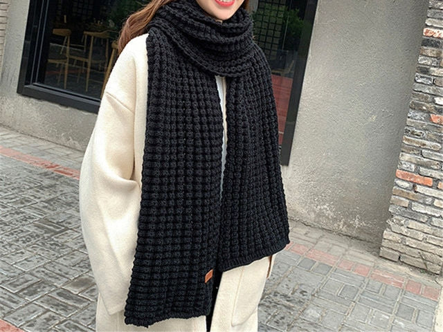 Handcrafted Women's Scarf – Soft Wrap Shawl for Fall & Winter Outfits, Elegant Fashion Accessory | Thomler