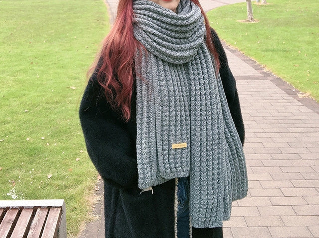 Handcrafted Women's Scarf – Soft Wrap Shawl for Fall & Winter Outfits, Elegant Fashion Accessory | Thomler