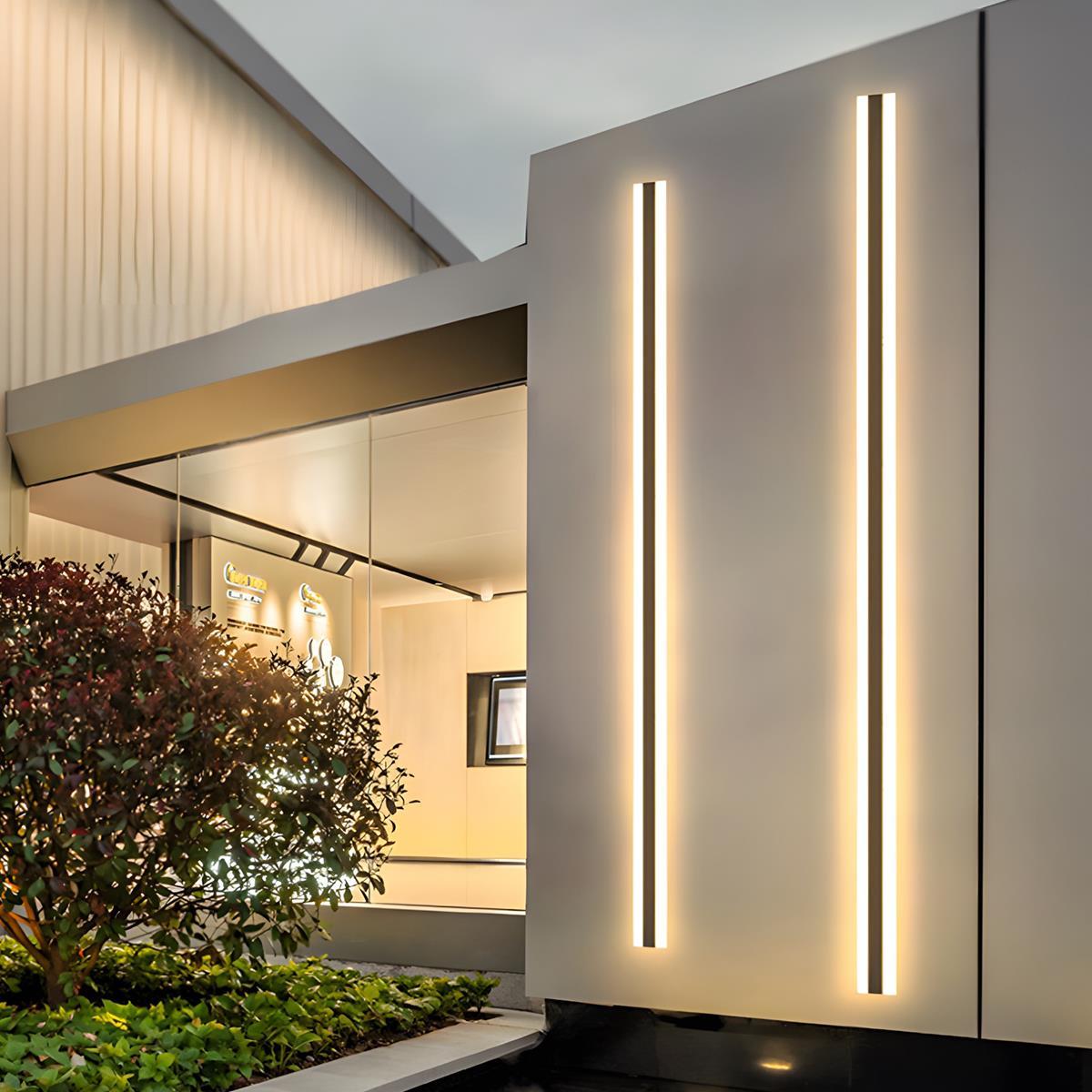 Rechargeable Sunlight-Harvesting Exterior Accent Fixture for Deck Entrance Yard Garden Pathway Facade | Thomler