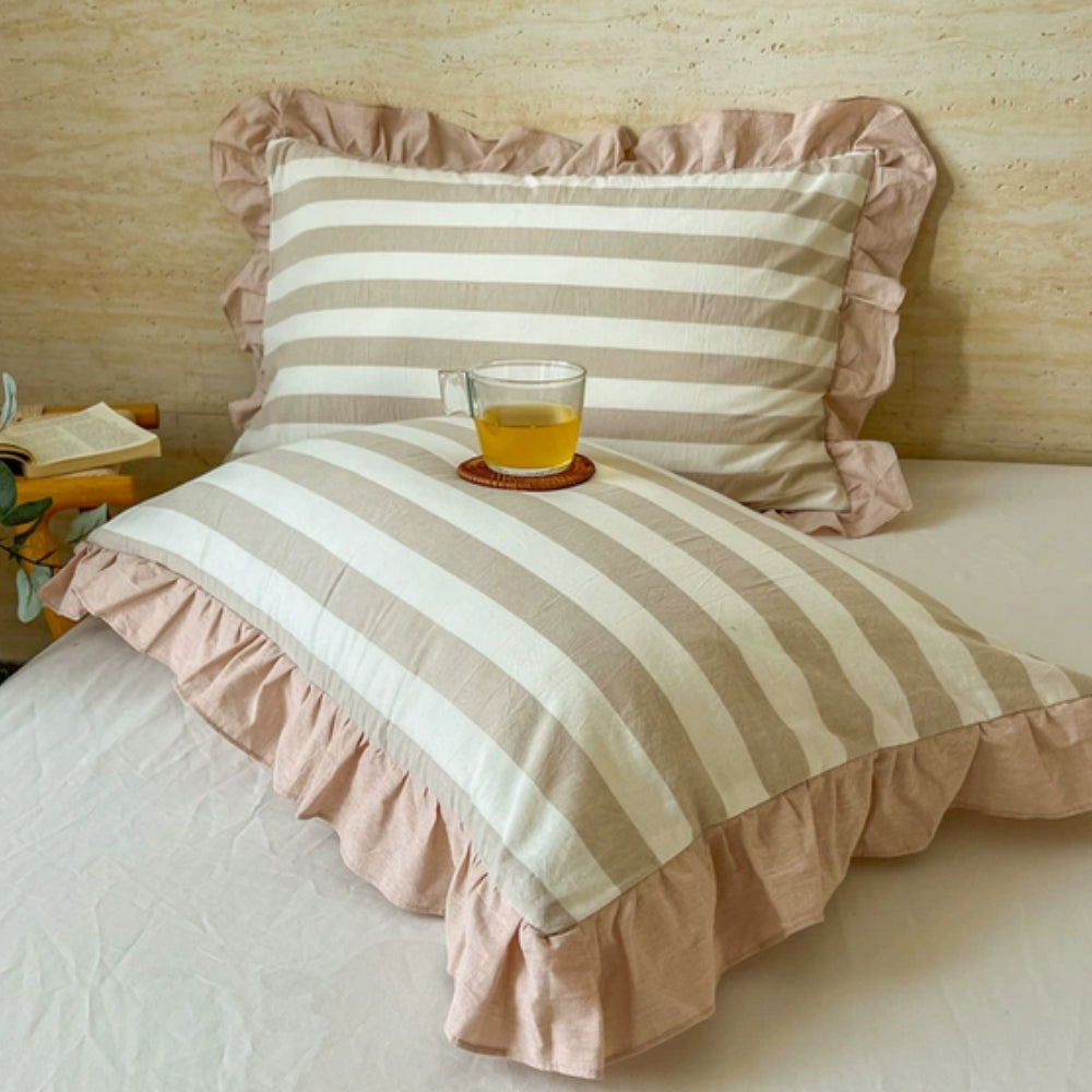 Queen Microfiber Pillowcase with Ruffle Trim & Zipper Closure – Vintage Stripe Pattern for Bedroom Décor – Soft Breathable Fabric | Thomler