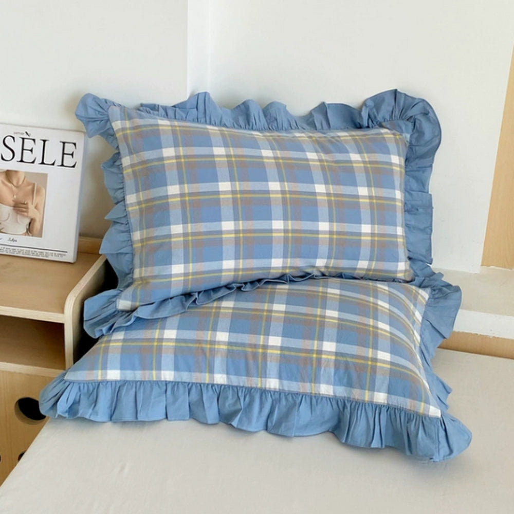Queen Microfiber Pillowcase with Ruffle Trim & Zipper Closure – Vintage Stripe Pattern for Bedroom Décor – Soft Breathable Fabric | Thomler