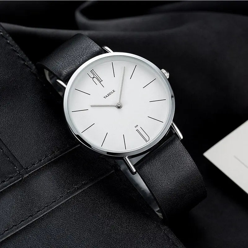 Classic Quartz Wristwatch with Genuine Leather Band for Men – Refined Minimalist Dial, Stainless Steel Case, Adjustable Strap | Thomler