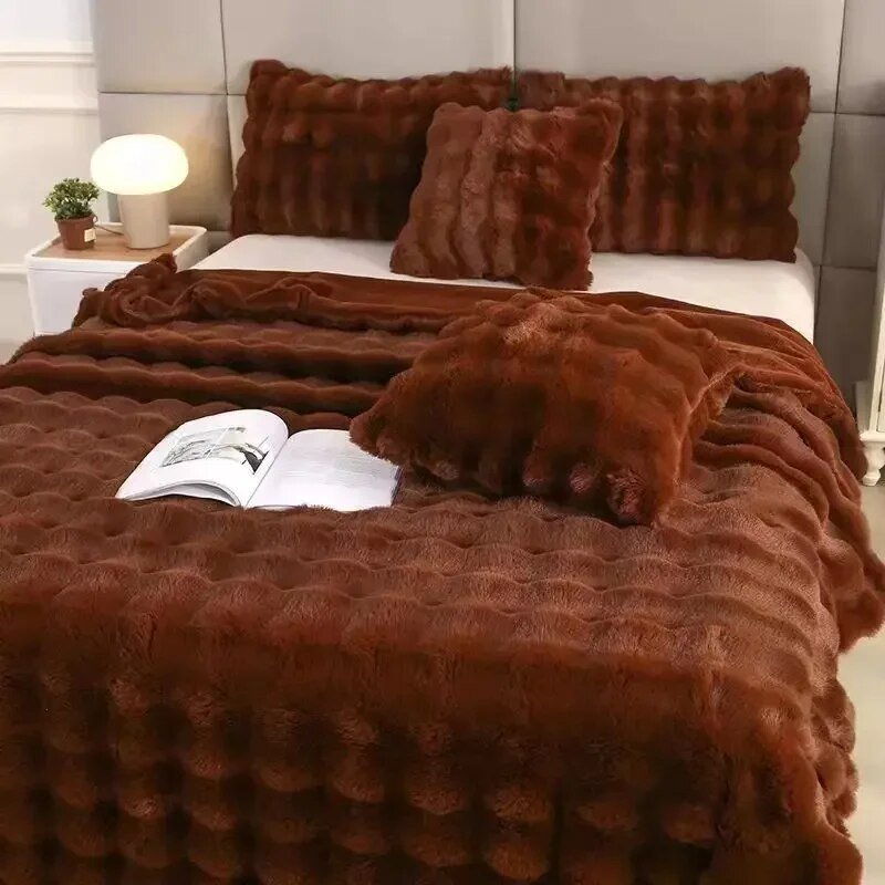 Ultra-Soft Plush Throw Blanket for Couch, Bed & Living Room – Cozy Fleece Cover for Winter Warmth | Thomler