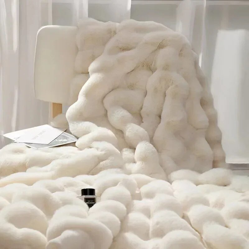 Ultra-Soft Plush Throw Blanket for Couch, Bed & Living Room – Cozy Fleece Cover for Winter Warmth | Thomler