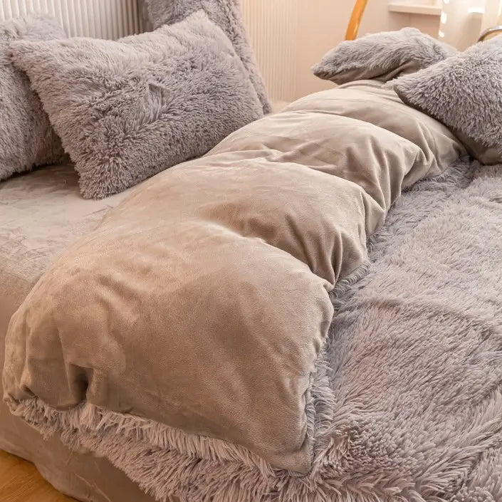 Ultra-Soft Sherpa Fleece Comforter Set – Plush Cloud-Like Warmth for Winter Nights | Thomler