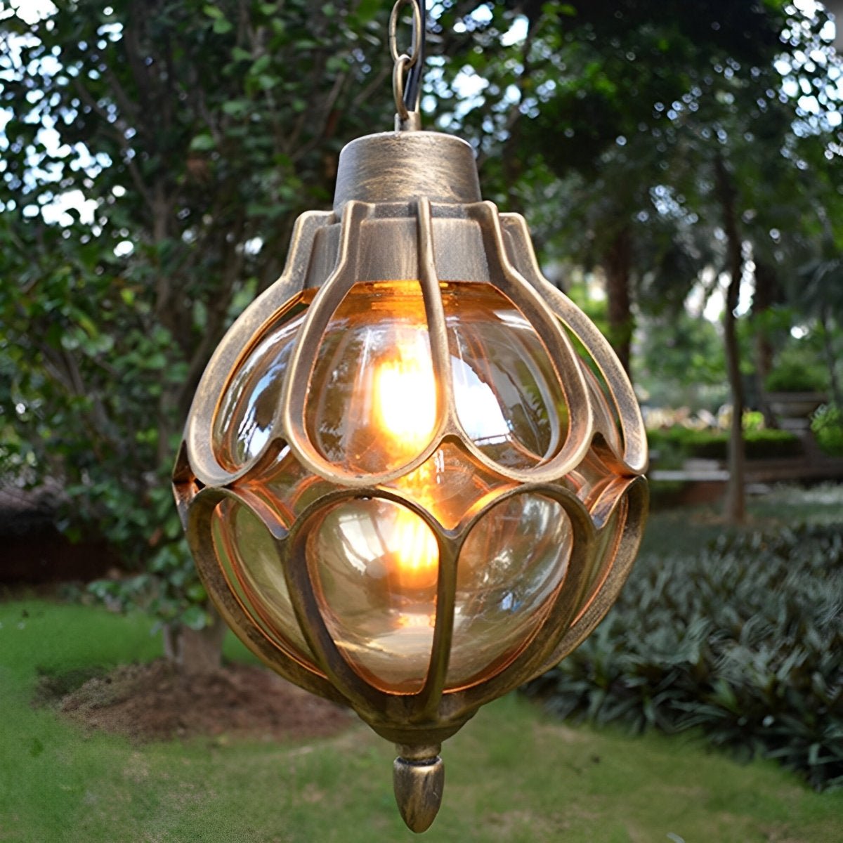 Weather-Resistant Sphere Pendant with Metal Housing for Patio & Porch – E27 Socket | Thomler