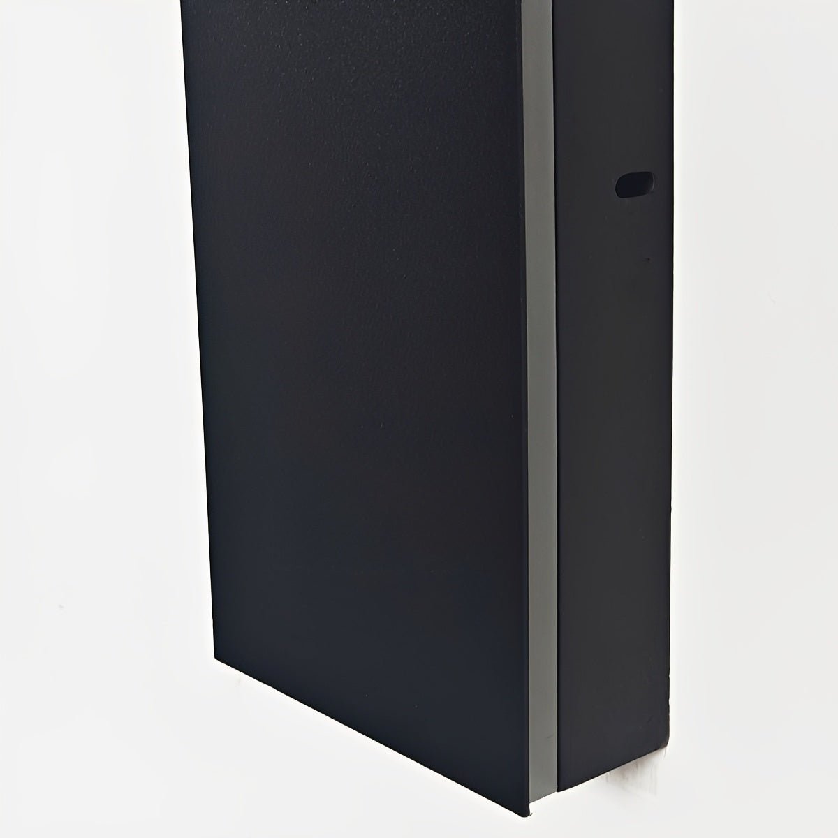 Linear Aluminum Exterior Sconce 485lm IP65 Rated for Entryway Deck Pathway Facade in Black | Thomler