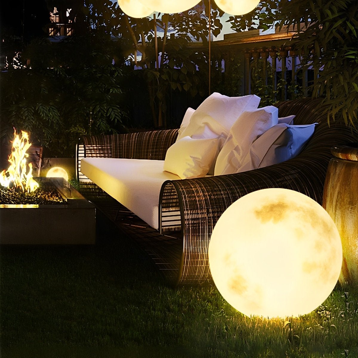 Outdoor Landscape Ball Light Resin 11.8 in Warm White Solar Garden Patio Lawn Decorative Lighting | Thomler