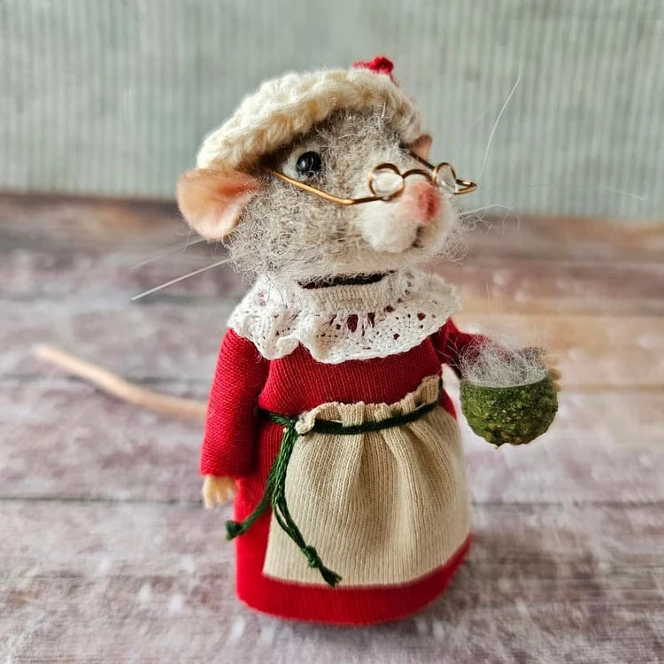Felted Wool Mouse Figurine – Handmade Artisan Ornament for Christmas Tree, Holiday Mantel Display & Year-Round Shelf Decor | Thomler