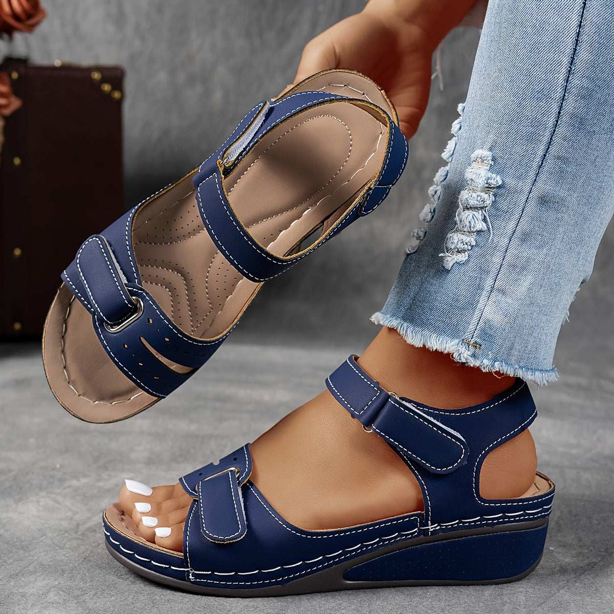 Women's Cushioned Platform Sandals with Arch Support – Adjustable Hook-and-Loop Straps for All-Day Wear – Slip-Resistant Sole | Thomler