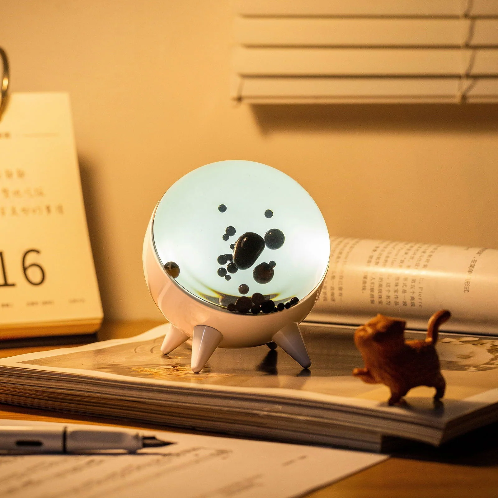 Speaker Display Ferrofluid Glass 10.6 cm Bluetooth Music Visualiser Desk Light Interactive Audio Art Decor | Thomler