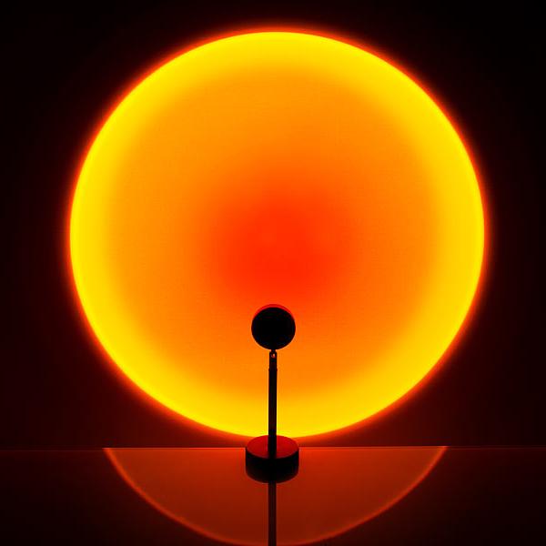 Sunset Projection Lamp with 360° Rotating Head – 13 Ambient Light Modes for Bedroom, Living Room & Creative Spaces | Thomler