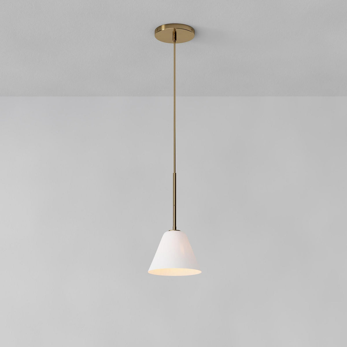 Tapered Glass Hanging Fixture with Metal Hardware for Island Dining Bar Overhead Lighting Home Kitchen | Thomler