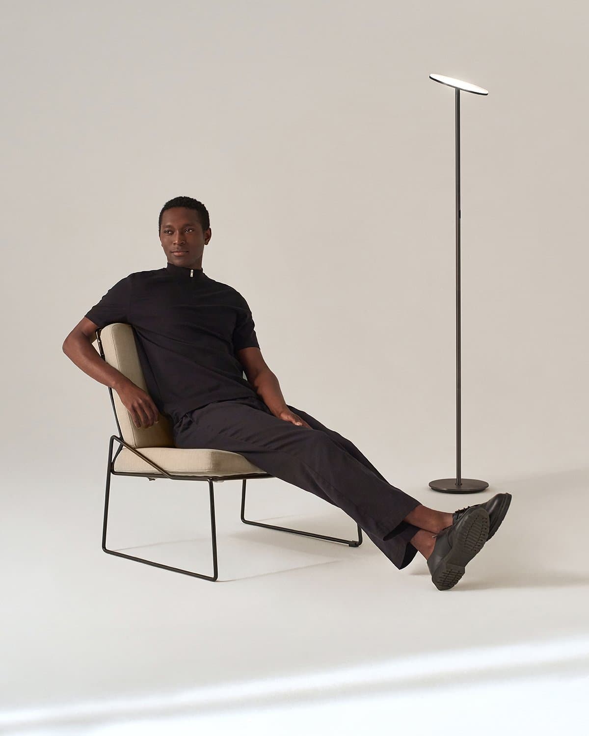 Vloerlamp LED Modern Dimbaar Slank Design Zwart Staande Lamp | Sansoti