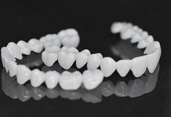 Snap-On Cosmetic Teeth Veneers for Covering Gaps, Stains & Missing Teeth – Reusable Smile Enhancement for Daily Confidence & Special Events | Thomler