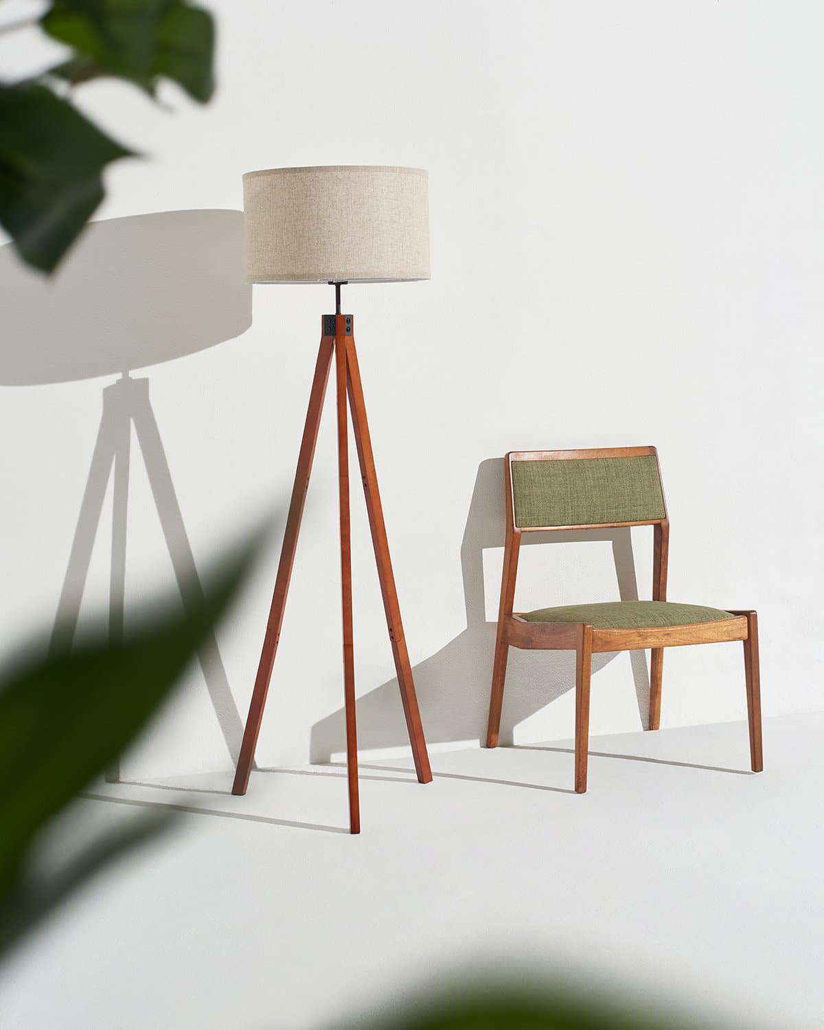 Vloerlamp Tripod Houten Driepoot 152cm Met Stoffen Kap LED | Sansoti