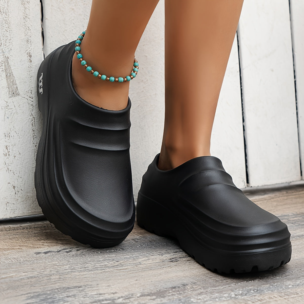 Waterproof Orthopedic Clogs with Gel Cushioning for All-Day Comfort – Anti-Slip Work Shoes for Kitchen, Hospital & Garden Use | Thomler