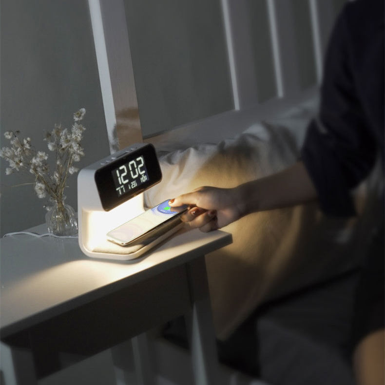 Nachttischlampe mit kabelloser Ladestation und Wecker